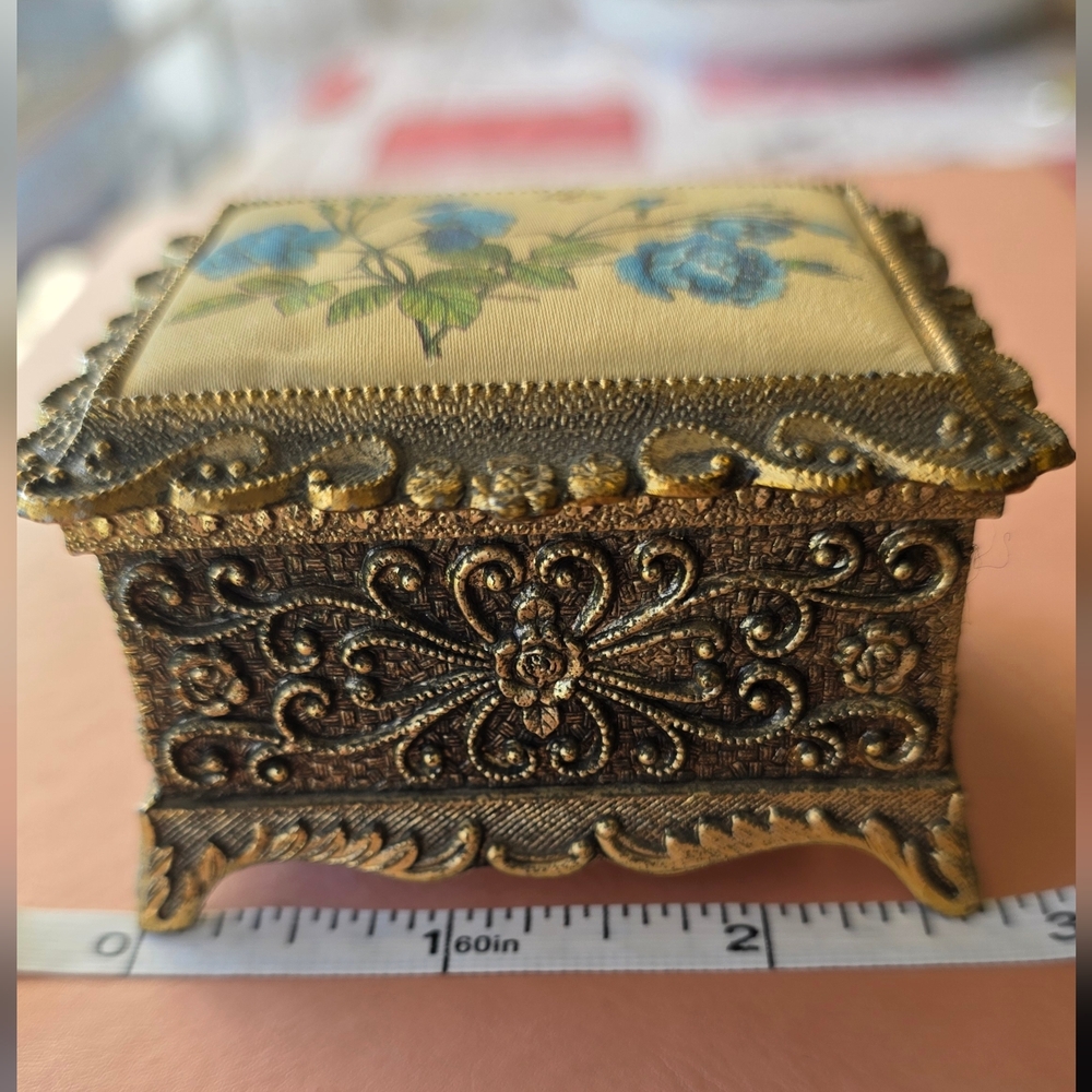 Vintage Ornate Jewelry / Trinket Box with Floral Lid | Made in Japan - Picture 4 of 7